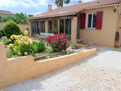 Holiday Home Place Bougainville — 4-Star Luxury Hotel in La Londe-Les-Maures, France