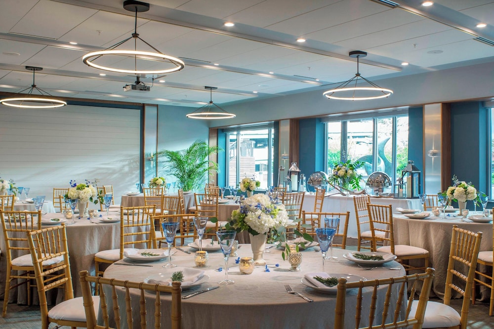 Courtyard Marriott Burlington Harbor - photo 29