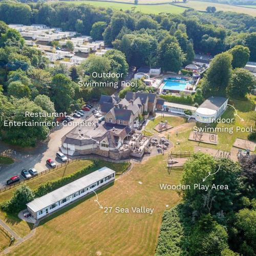 27 Sea Valley Chalet — 4-Star Luxury Hotel in Bideford, United Kingdom