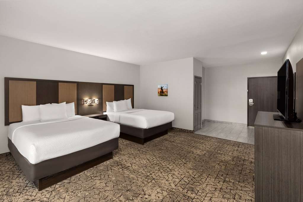 La Quinta Inn & Suites by Wyndham McAlester - photo 22