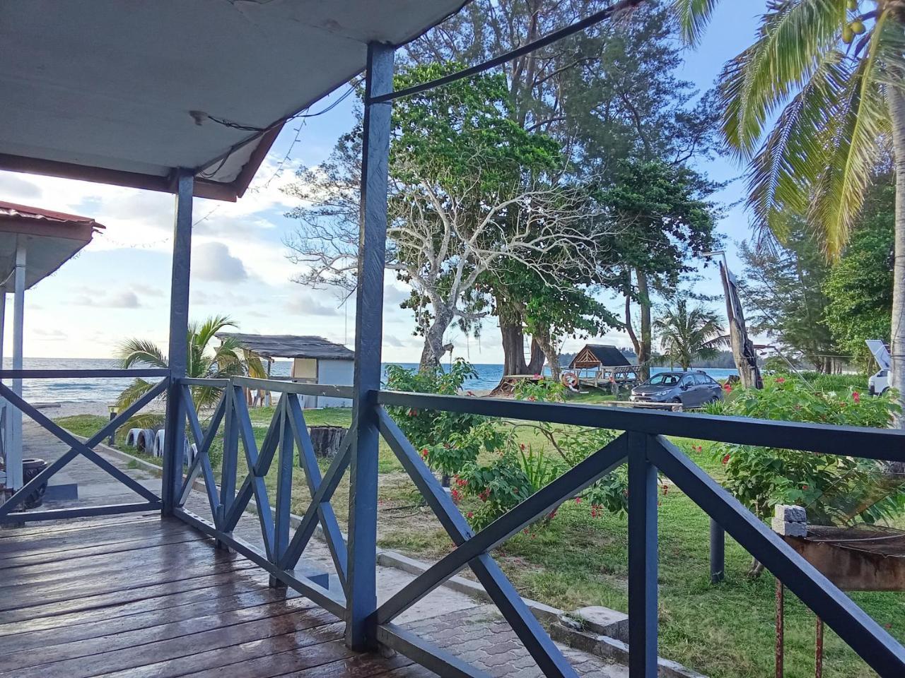 Sidi Beachfront Bungalows — Kudat — photo 5