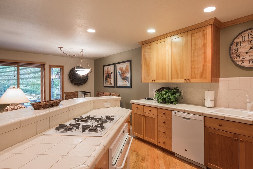 Abode in Deer Lake Village at Deer Valley - photo 10