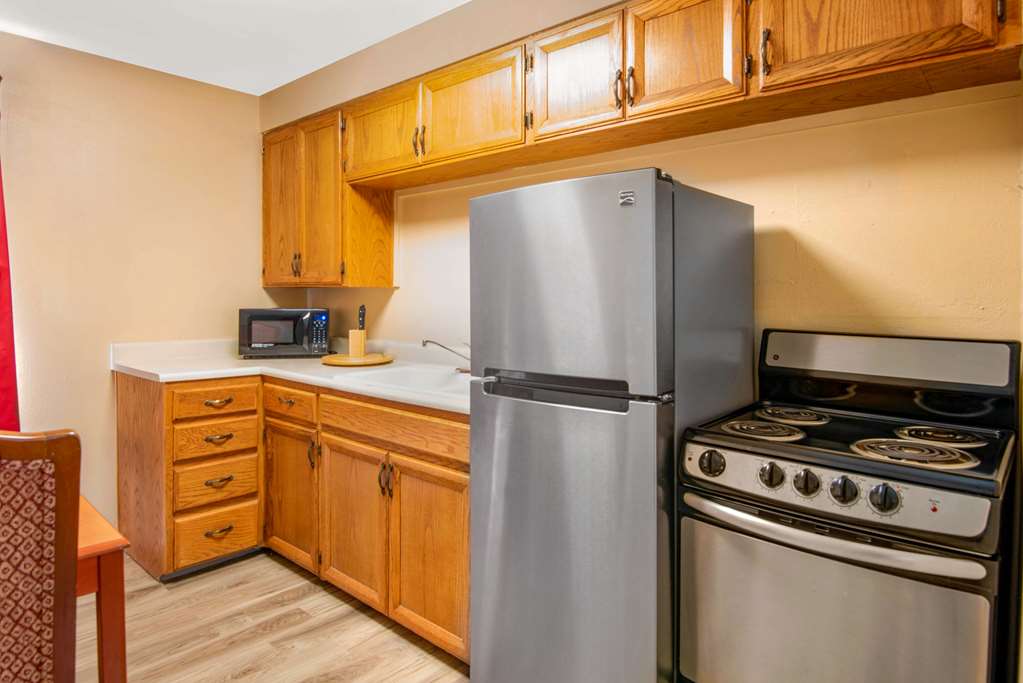 Econo Lodge Inn & Suites Durango - photo 19