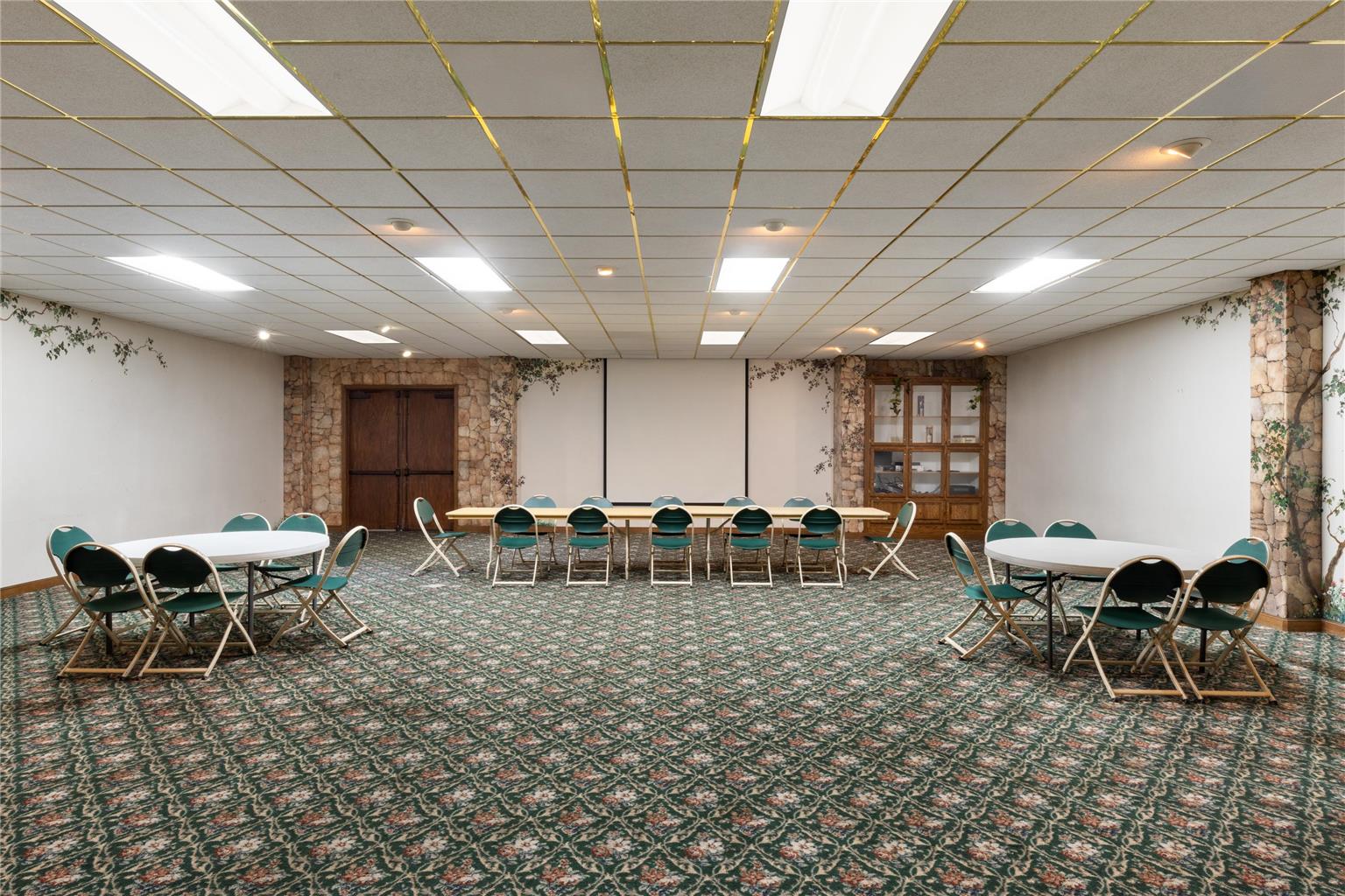 Red Lion Inn & Suites Lemoore - photo 21