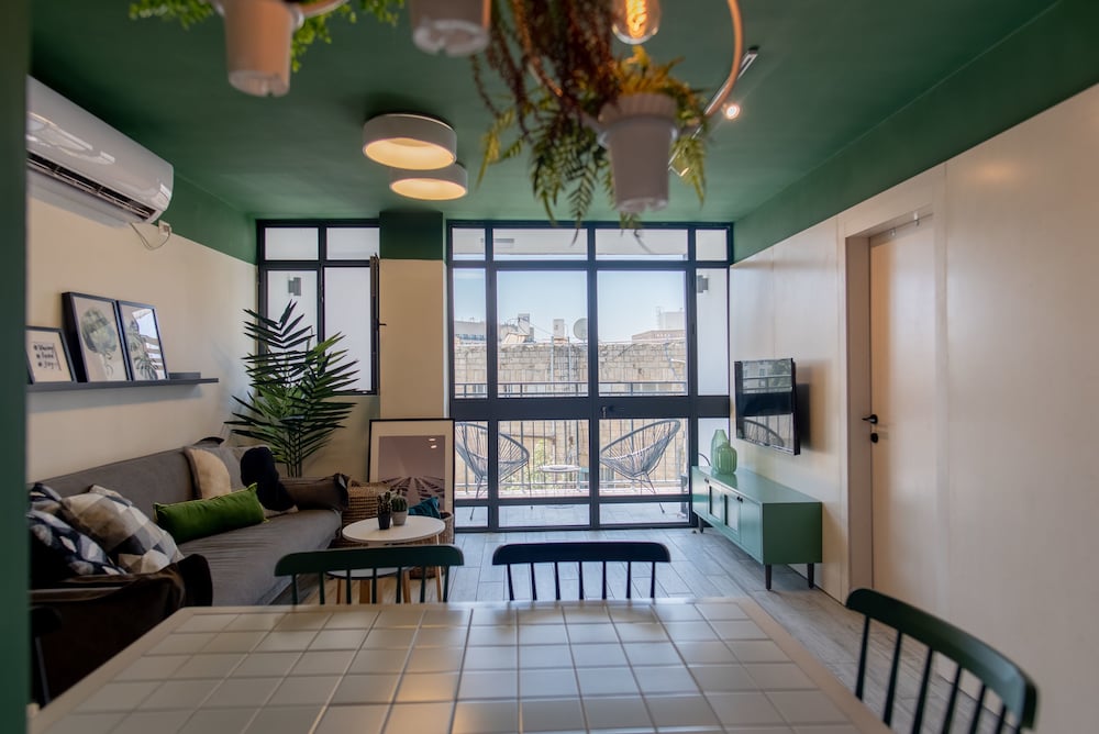 Golda Vacation Rentals — 4-Star Luxury Hotel in Jerusalem, Israel