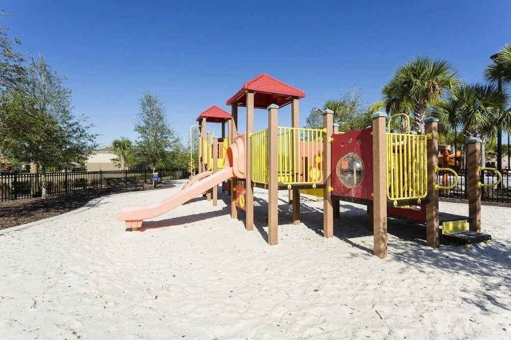 Fun Games & Relaxation At Solterra Resort 6 Bedroom Home by Redawning - photo 32