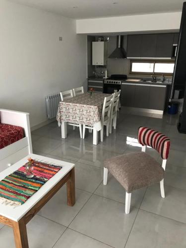 Dpto 4 personas a estrenar con cochera para 2 autos — 4-Star Luxury Hotel in Mar Del Plata, Argentina
