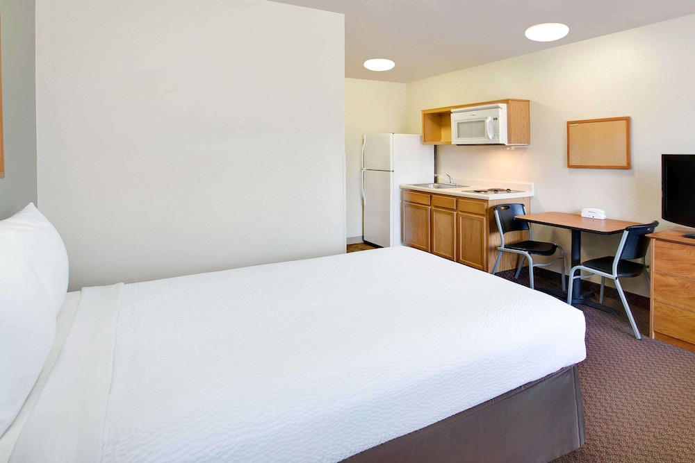 WoodSpring Suites Cincinnati Fairfield - photo 8