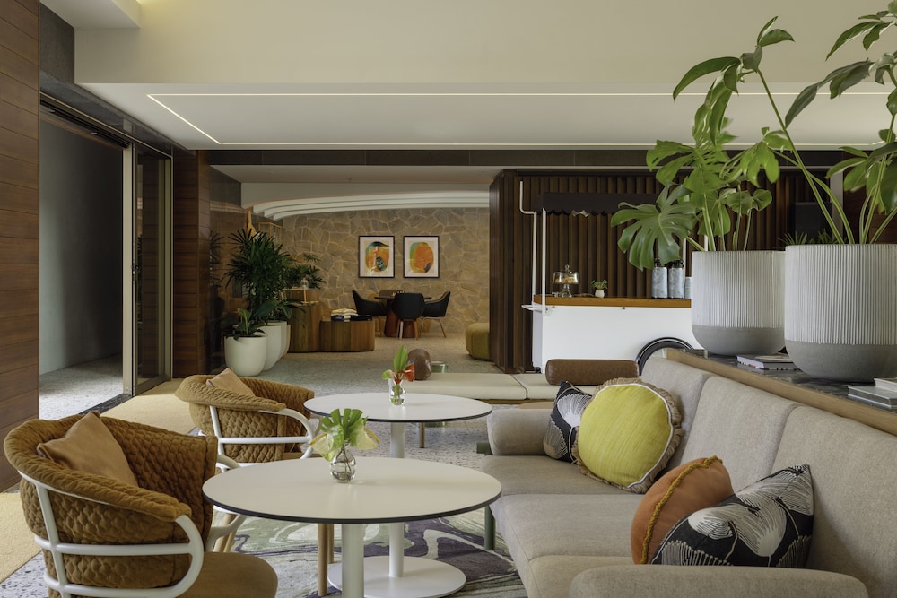 The Ambassador Hotel of Waikiki Tapestry Collection by Hilton - photo 2