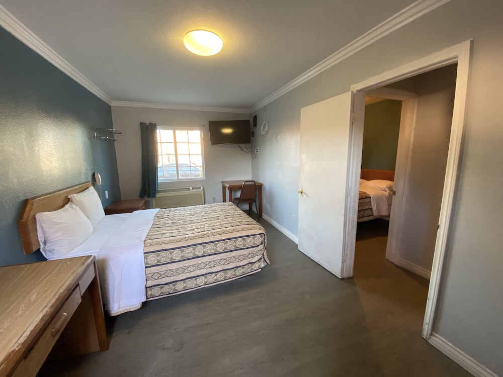 Sands Inn - photo 6