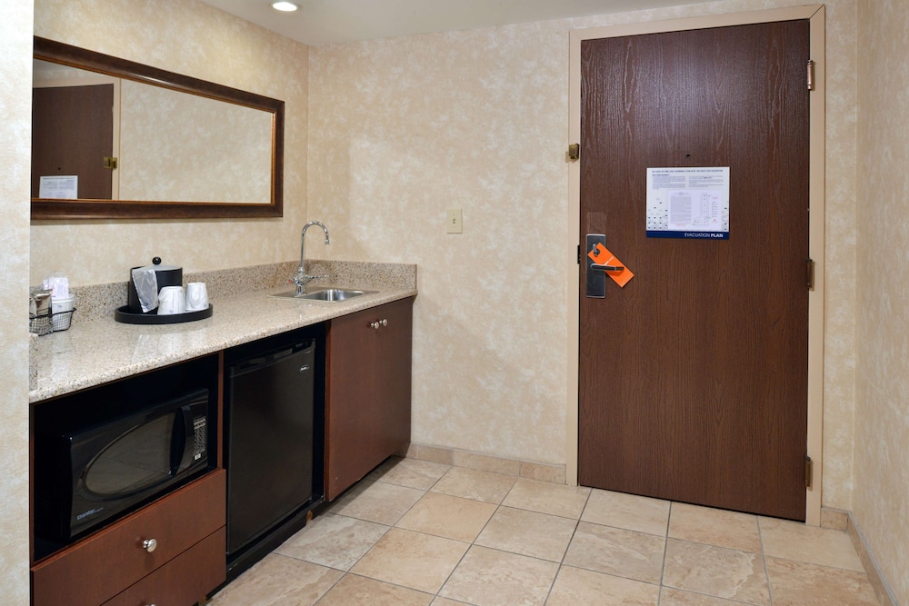 Hampton Inn Wytheville - photo 33
