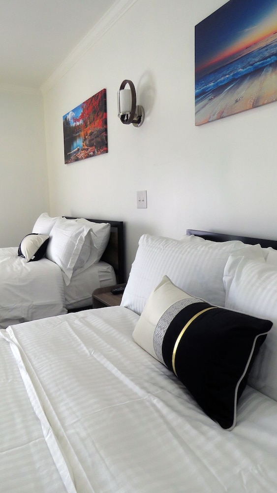 Gatehouse Motel - photo 8