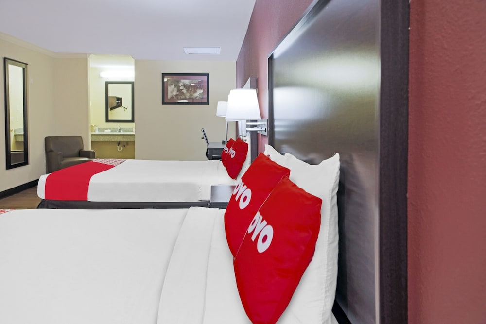 OYO Hotel McAllen Airport South - photo 20