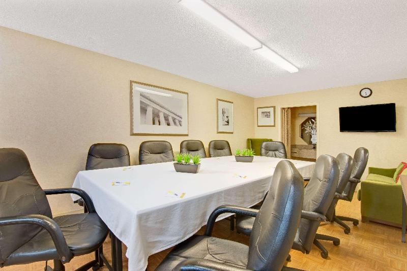 Days Inn by Wyndham Towson - photo 17