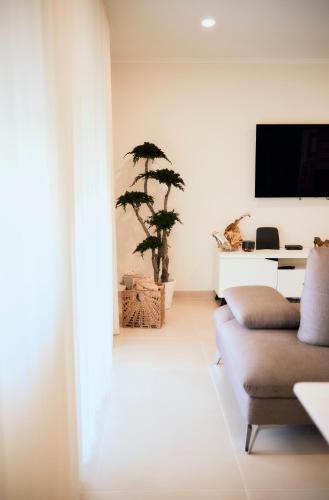 Balili Home by the Sea — 4-Star Luxury Hotel in Ferrel, Portugal