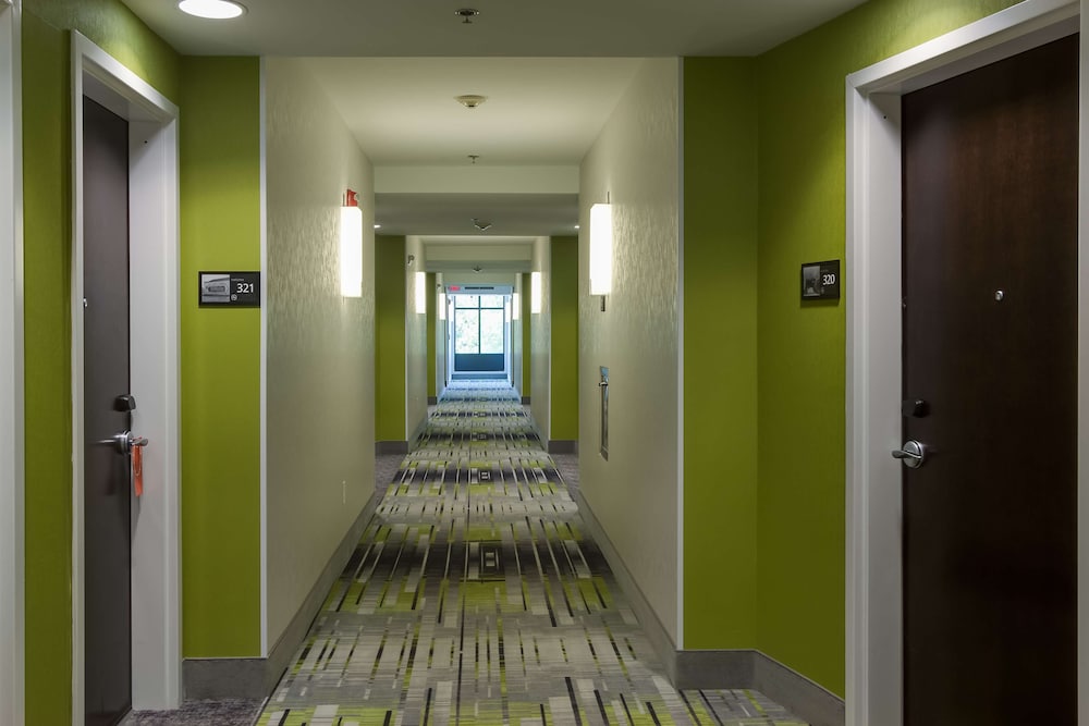 Hampton Inn White House - photo 10