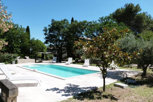 Le Mas du Lac — 4-Star Luxury Hotel in Saint-Remy-De-Provence, France