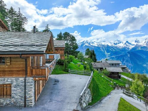 Chalet Chalet Flocon de Neige by Interhome — 4-Star Luxury Hotel in Basse-Nendaz, Switzerland
