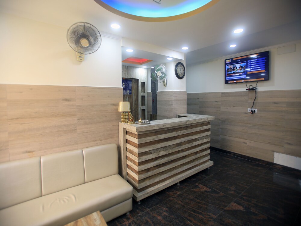 OYO 17006 Hotel Girnar in Katra, India