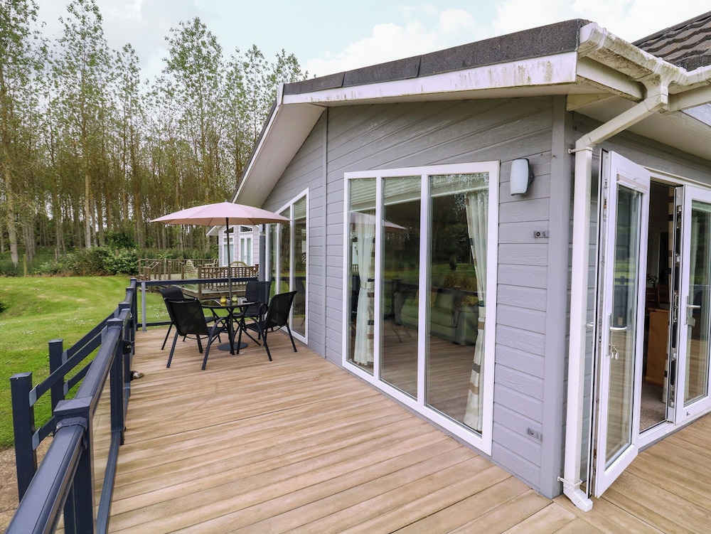 Owls Retreat Lodge 11 — 4-Star Luxury Hotel in Aldeburgh, United Kingdom