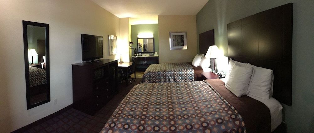 Pearsall Inn & Suites - photo 15
