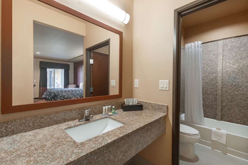 Super 8 by Wyndham Karnes City - photo 6