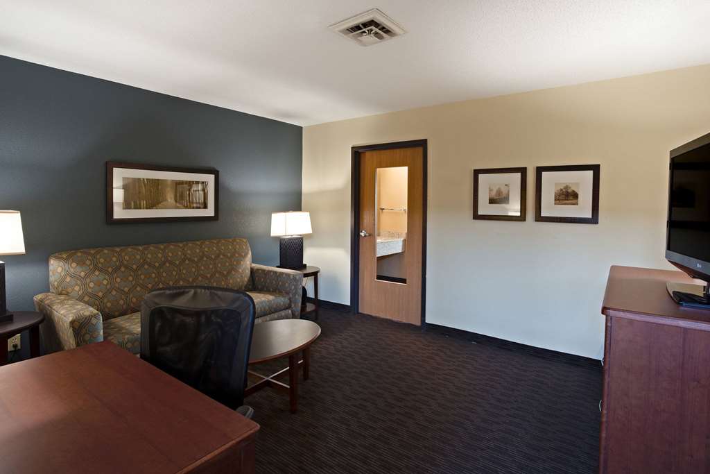 AmericInn by Wyndham Bay City - photo 17
