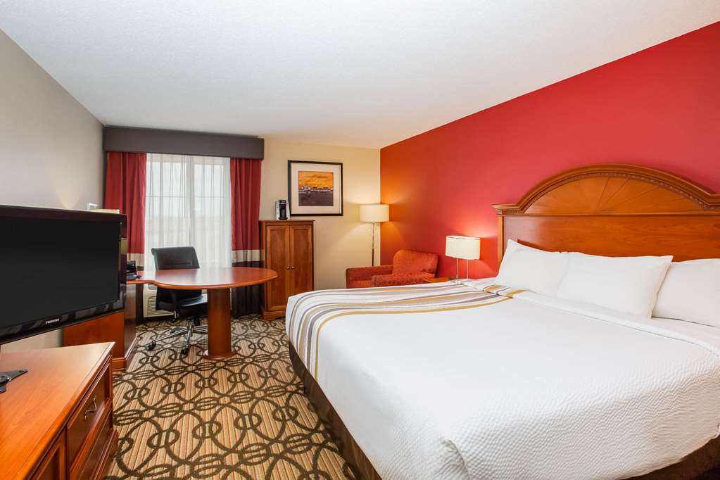 La Quinta Inn & Suites by Wyndham North Platte - photo 7
