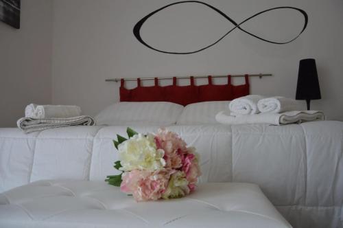 Cozy apartment in Caltagirone 70 m with balcony — 4-Star Luxury Hotel in Caltagirone, Italy