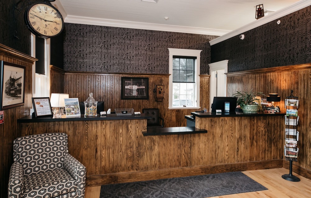 The Railroad Inn - photo 3