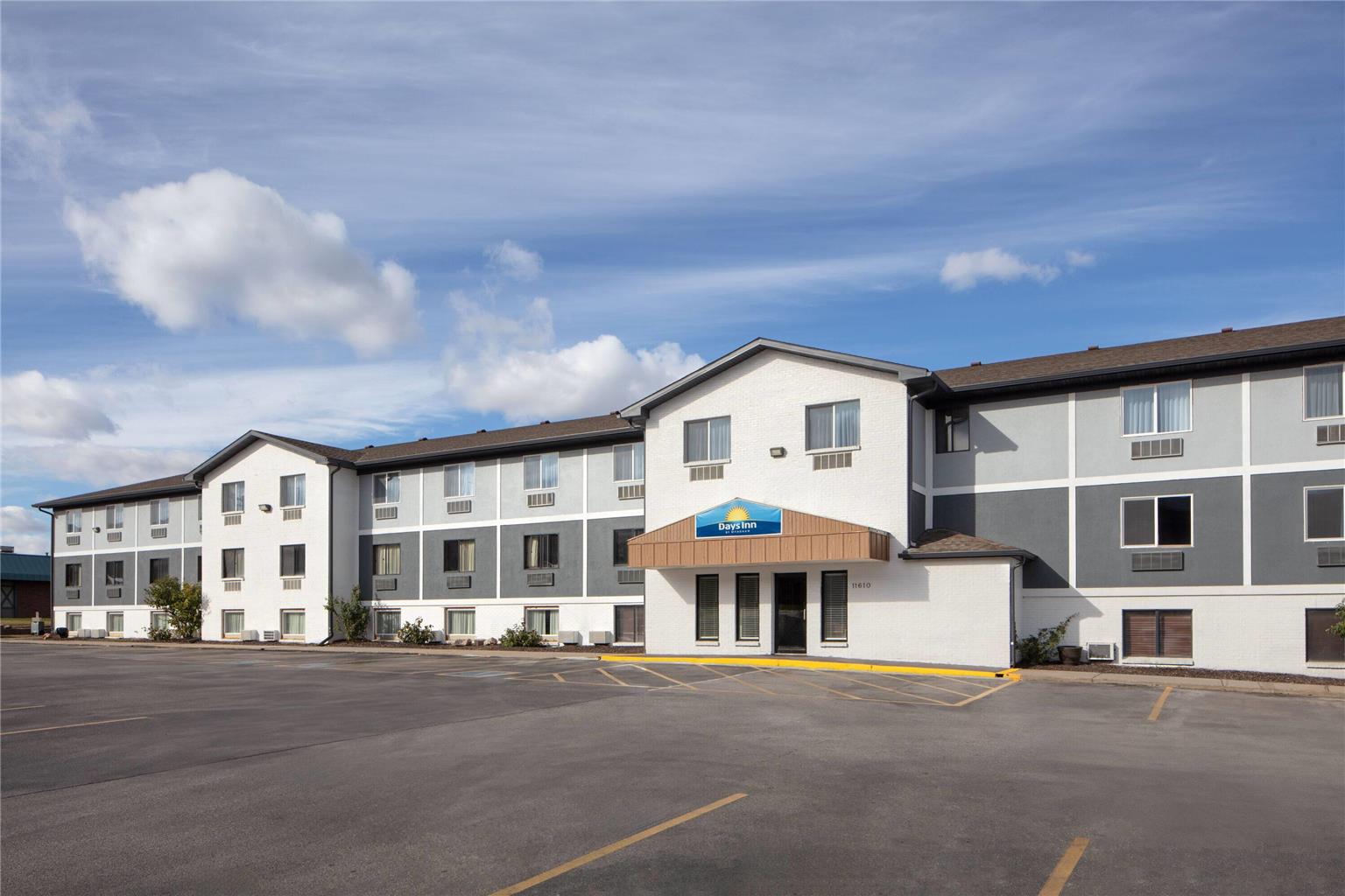 Days Inn by Wyndham Omaha NE - photo 3