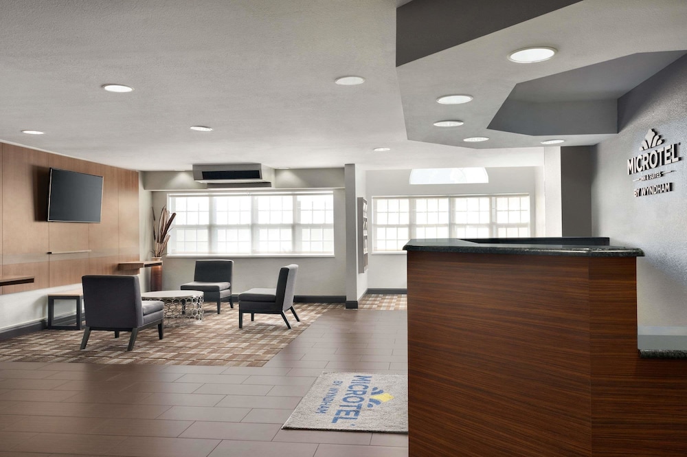 Microtel Inn & Suites by Wyndham Baton Rouge - photo 17