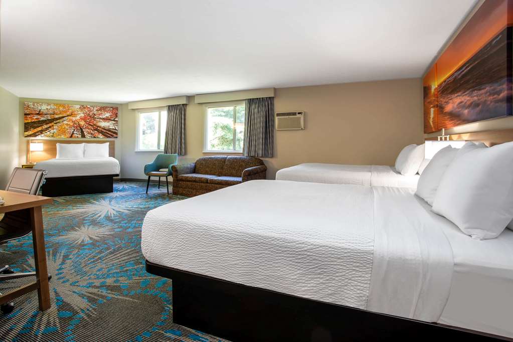 Days Inn by Wyndham Marquette - photo 30