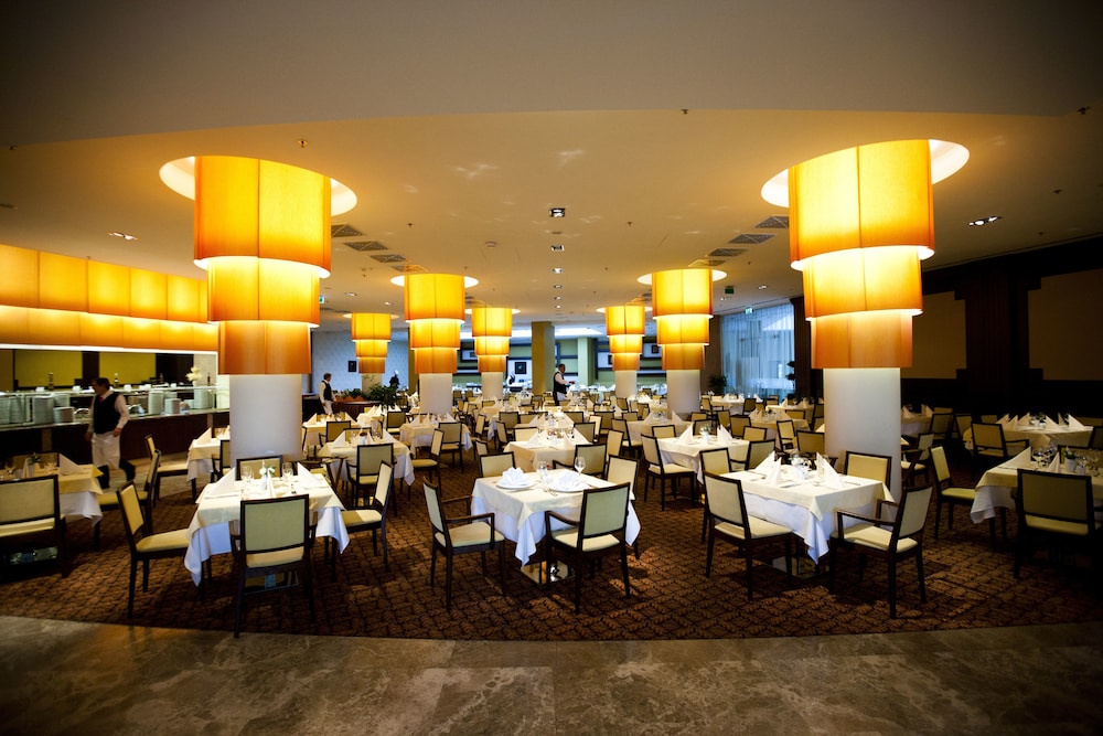 מזון ומשקאות