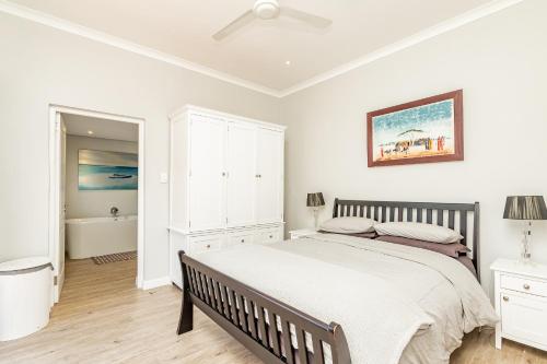 Spacious Guest Apartment in Rondebosch