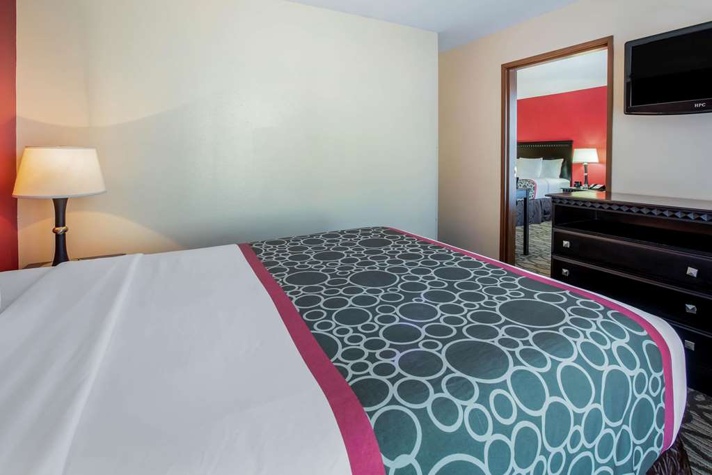 La Quinta Inn & Suites by Wyndham Dallas Mesquite - photo 47