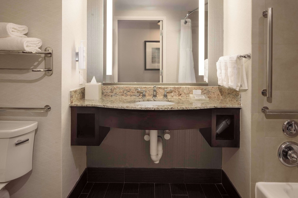 Hilton Garden Inn Washington DC Georgetown Area - photo 23