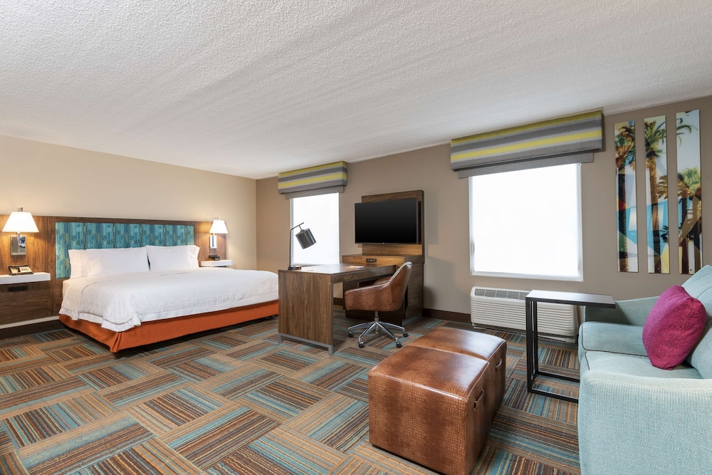 Hampton Inn & Suites Fort Myers Colonial Blvd - photo 13