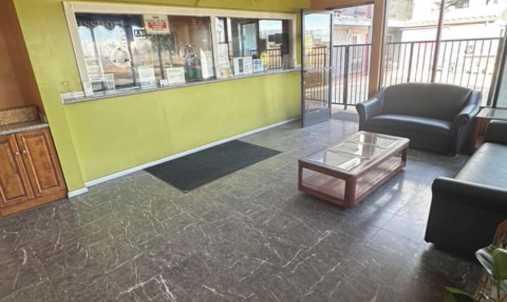 Passport Inn & Suites - photo 3