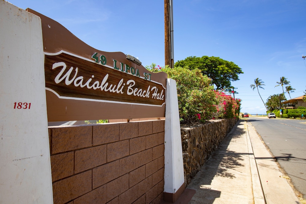 Beautiful 1 Bedroom Condo with Ocean Views Oceanfront — 4-Star Luxury Hotel in Kihei, United States