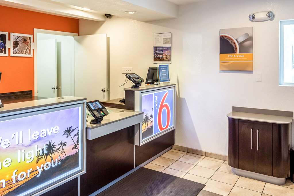 Motel 6 Bakersfield CA East - photo 26