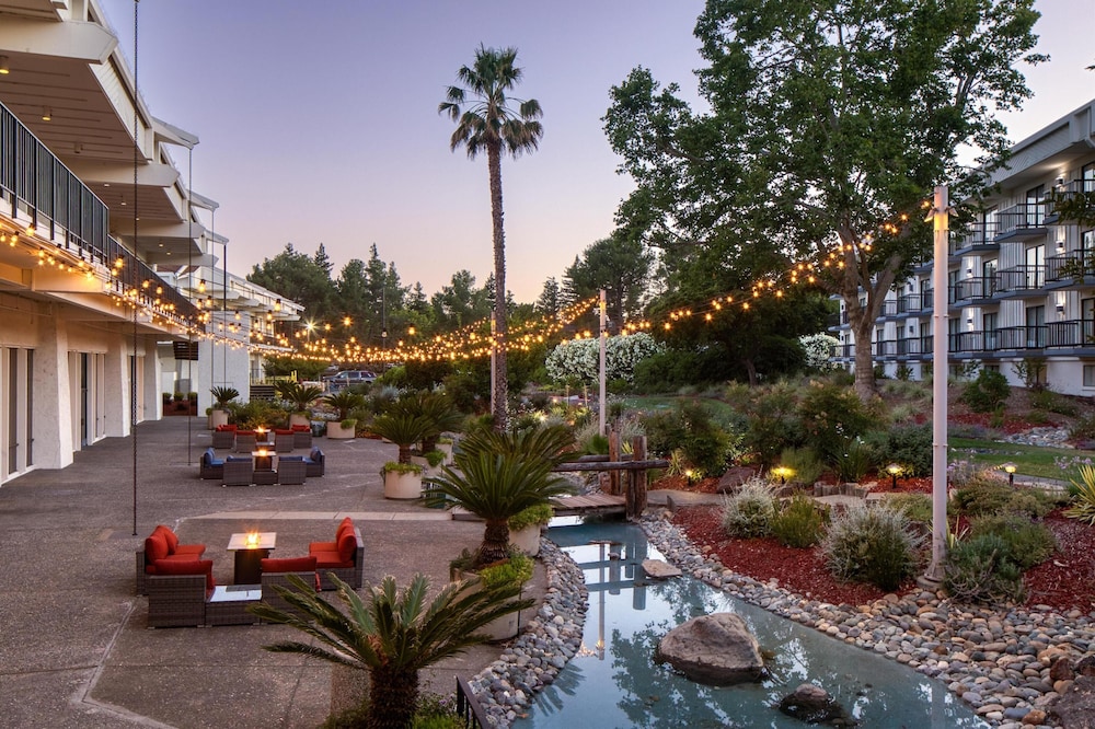 DoubleTree By Hilton Sacramento - photo 45