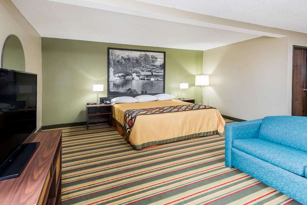Super 8 by Wyndham Bloomington Normal - photo 13