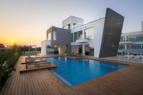 Cove Seaview Villas Neptune