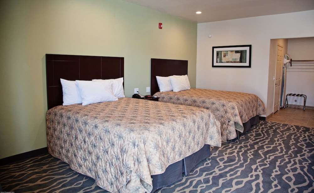 Big Lake Inn & Suites - photo 15