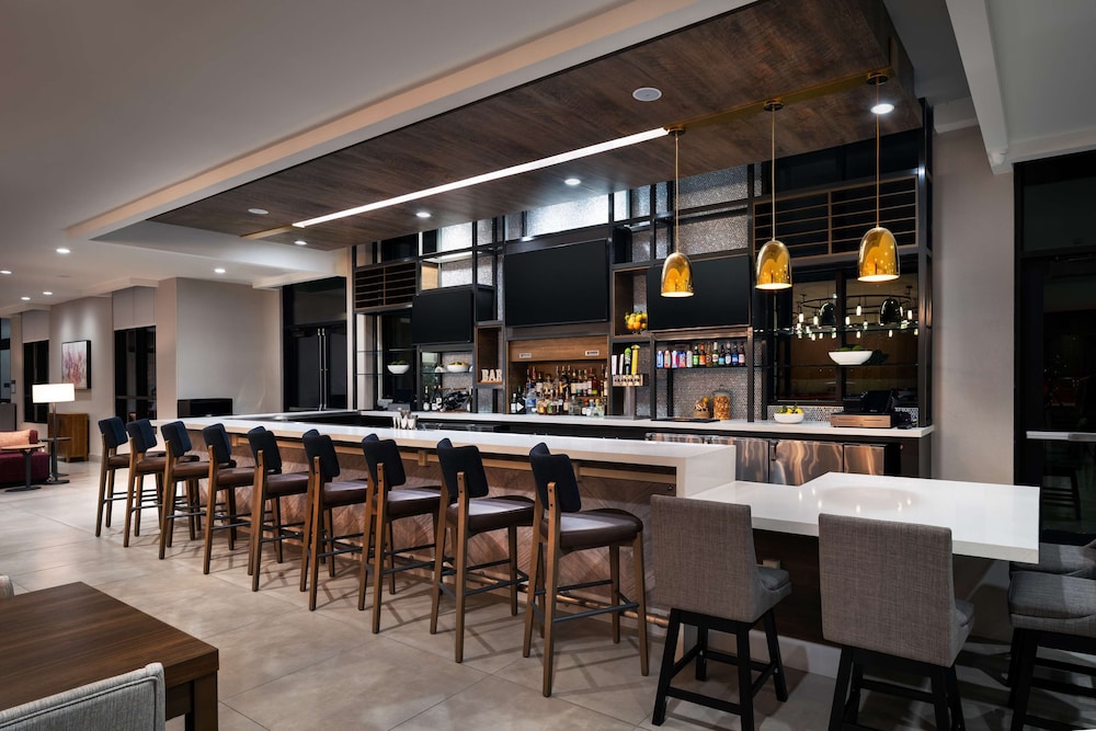 Hilton Garden Inn Visalia - photo 28