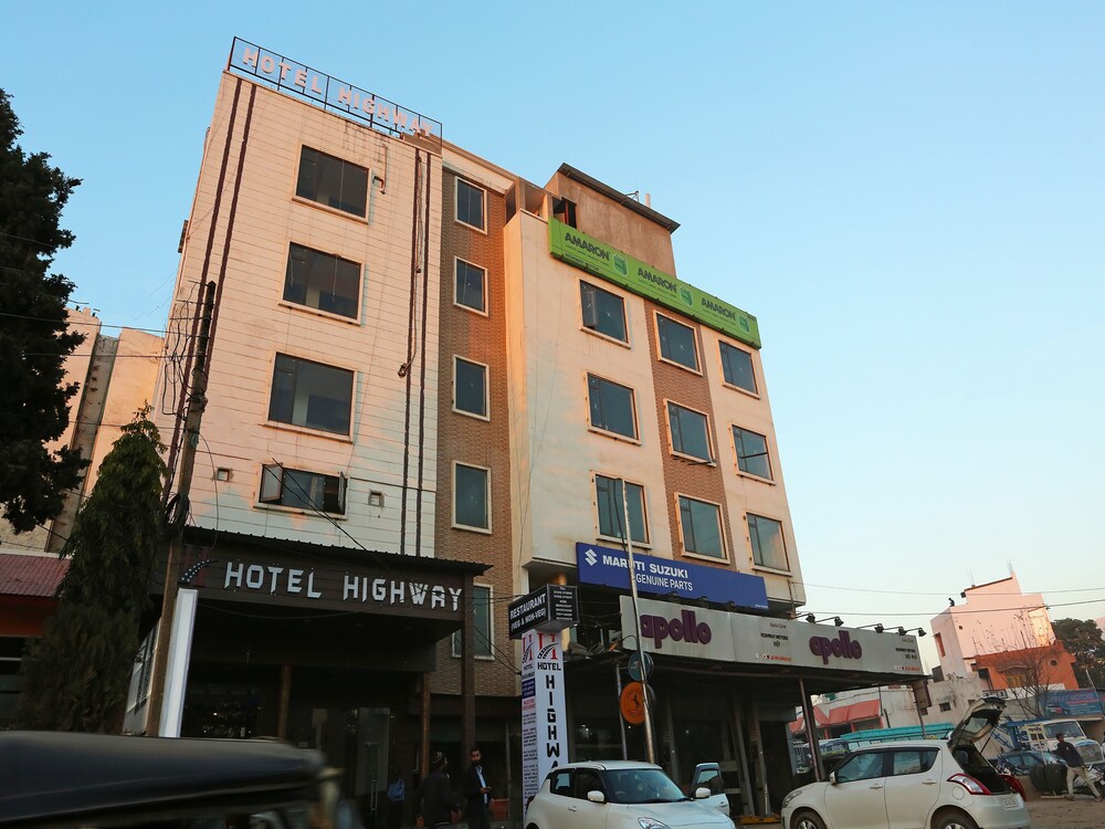 Oyo 26957 Highway in Udhampur, India