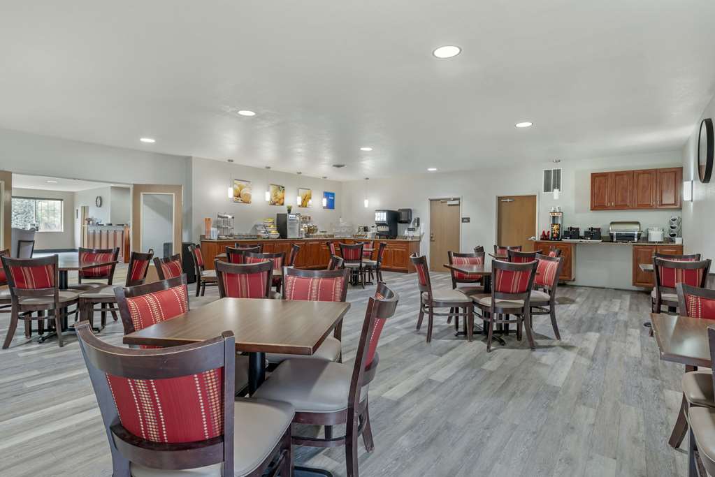 Comfort Suites Lake Geneva East - photo 28