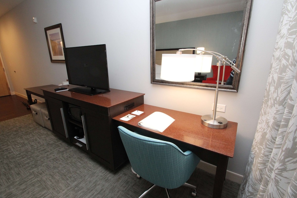 Hampton Inn Suffolk - photo 23