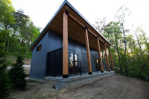 Legends Lane B by The Chalets — hotel in Logan